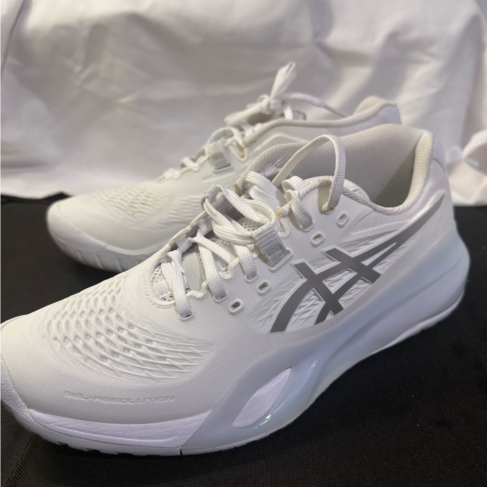 ASICS Women’s 
GEL-RESOLUTION X W/Size 9 Color :White/pure Silver